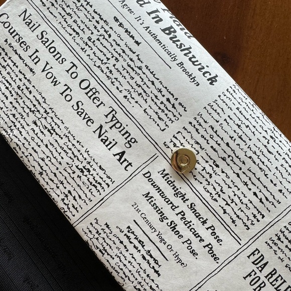 NWT & Sealed Glitzy Ritzy Newspaper Clutch Kate Spade - Picture 9 of 11
